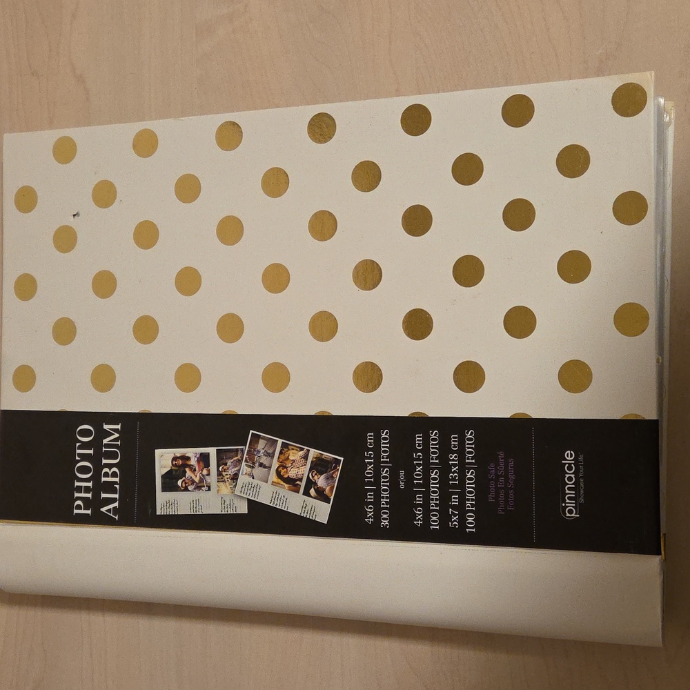 Pinnacle Photo Album - 100-300 Photos, 1 CD Holder, Pink with Gold Polka Dots